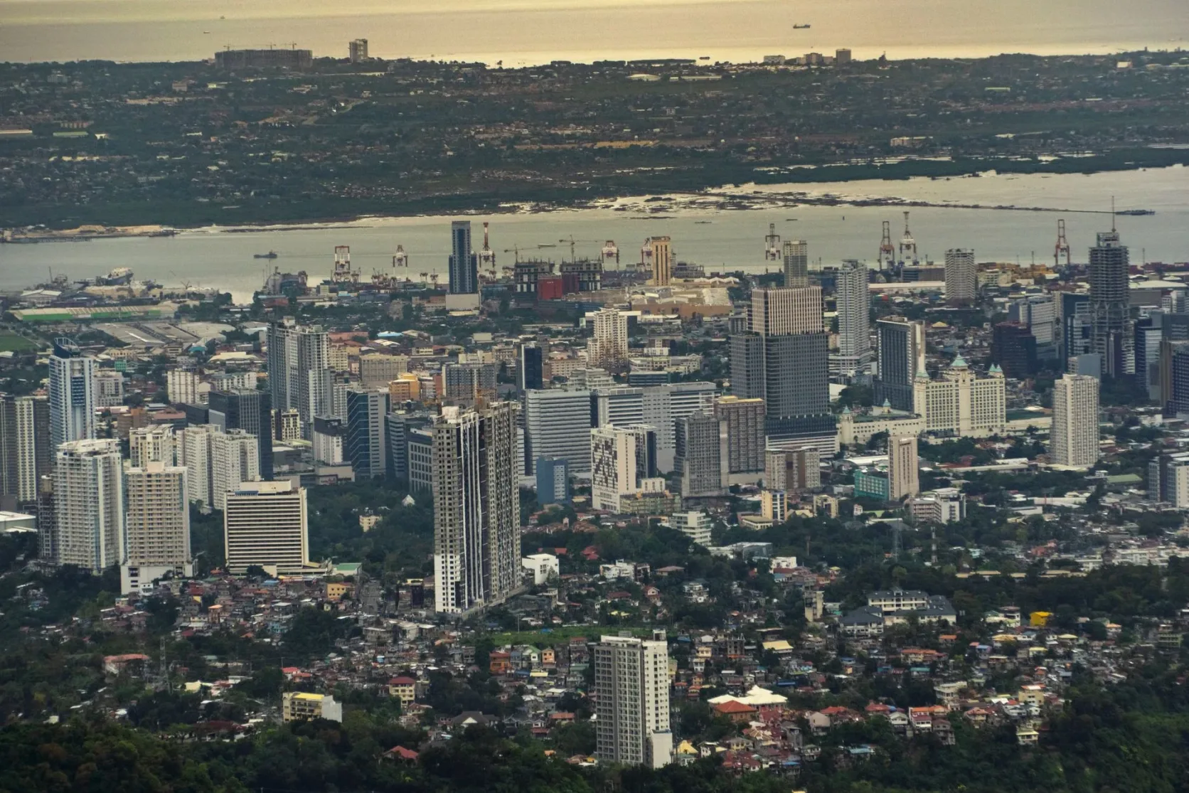 Les tours de Cebu City le long du front de mer.